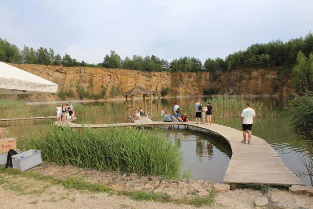 Park Gródek w Jaworznie z psem – zdjęcie 12