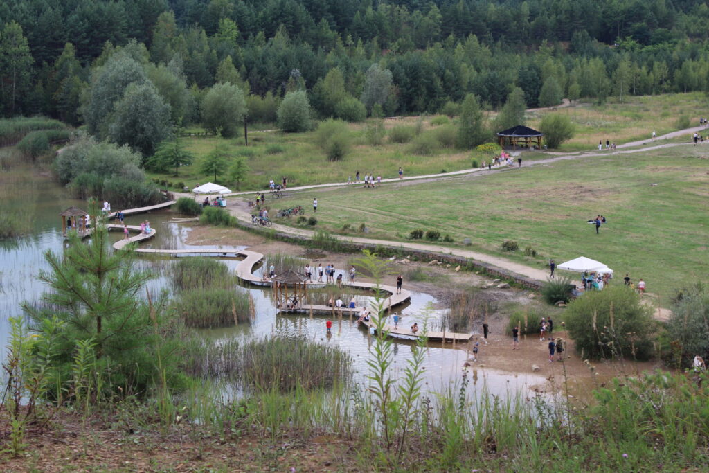 Park Gródek w Jaworznie z psem – zdjęcie 16