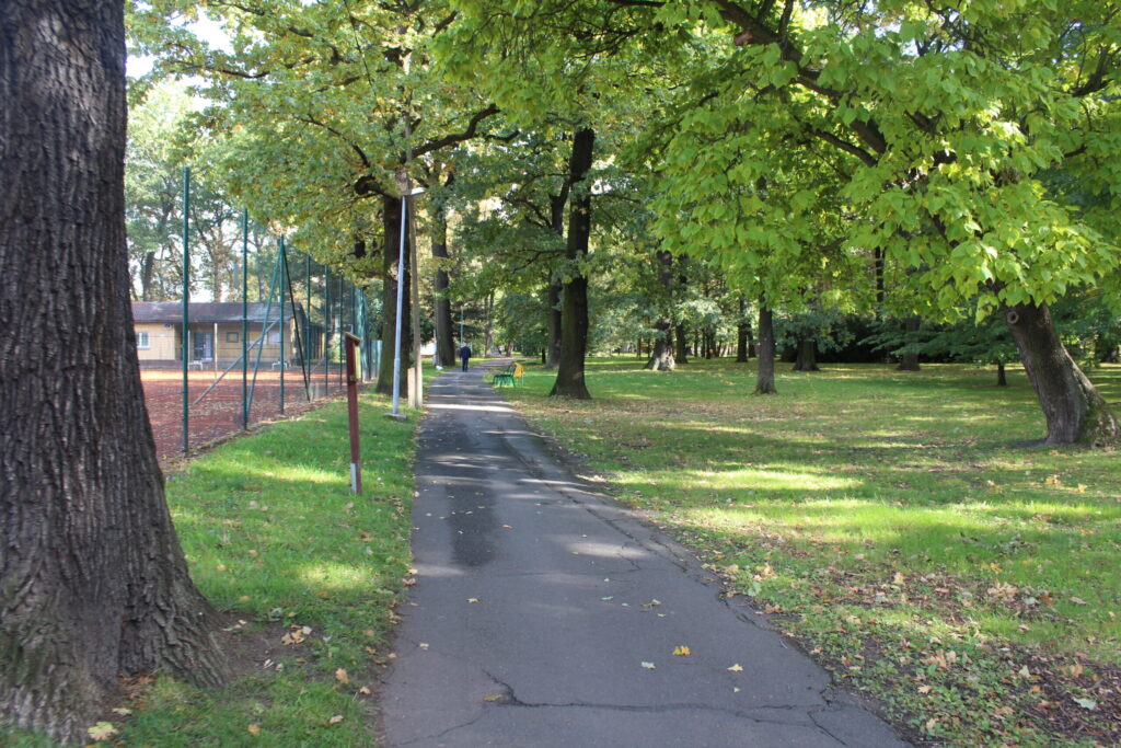 Hobby Park i Petr Bezruc Garden w Bohuminie z psem – zdjęcie 9