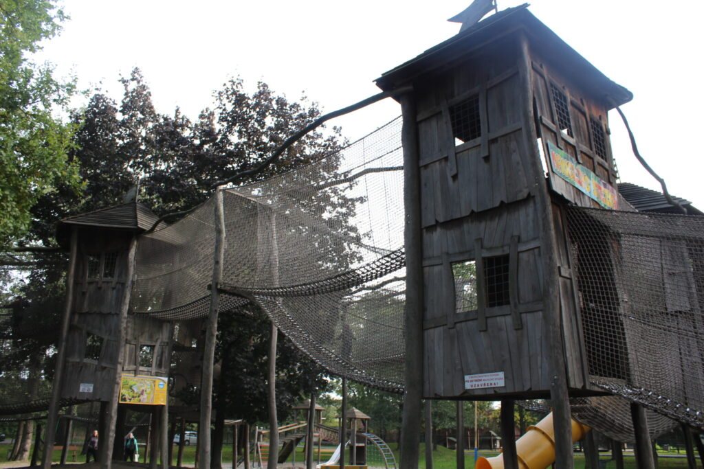 Hobby Park i Petr Bezruc Garden w Bohuminie z psem – zdjęcie 19