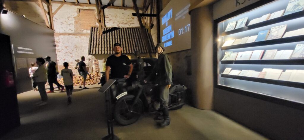 Muzeum Pancerne w Kłaninie z psem – zabytkowy czołg na wystawie