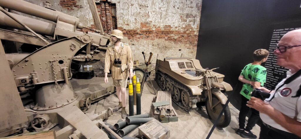 Muzeum Pancerne w Kłaninie z psem – pojazdy pancerne z okresu II wojny światowej