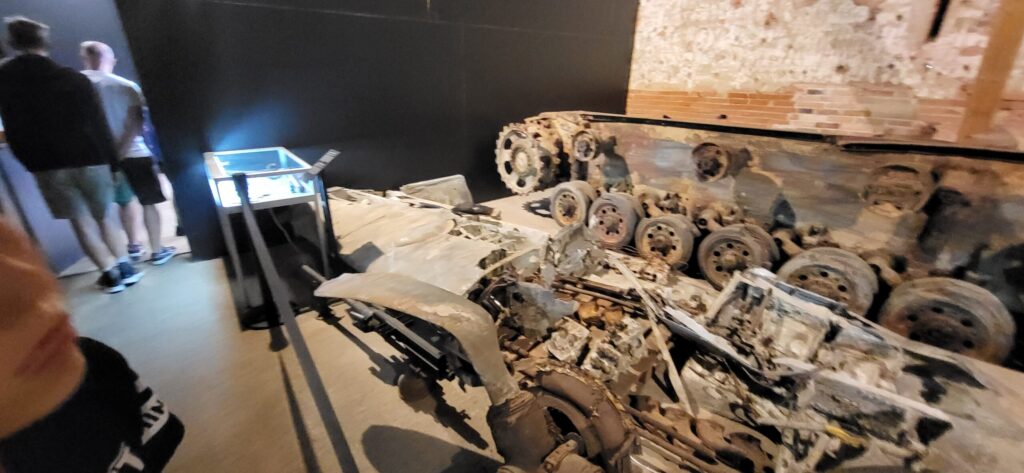 Muzeum Pancerne w Kłaninie z psem – czołg Pantera, gwiazda muzeum